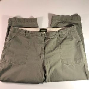 Eddie Bauer Cropped Pants in Olive Green size 18